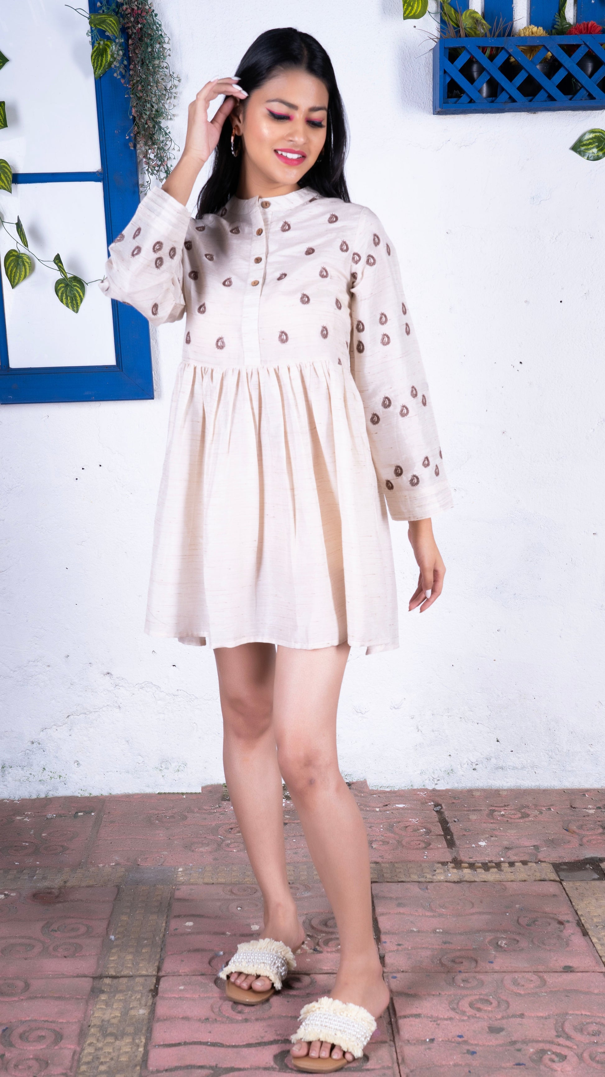 Noroke Silk Embroidered Tunic - Off white | Swadesiicart