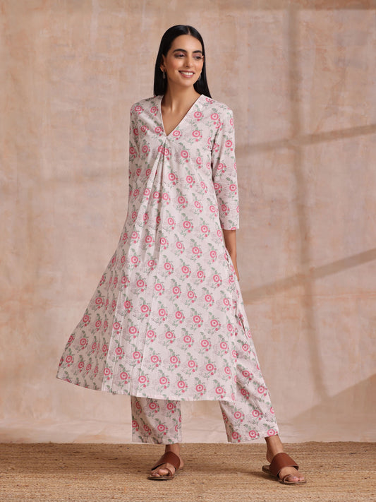 trueBrowns Pink Green Buta On White Block Print Cotton Slit Kurta Pant Set | Swadesiicart
