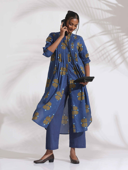 trueBrowns Blue Cotton Print Pleated Kurta Set | Swadesiicart