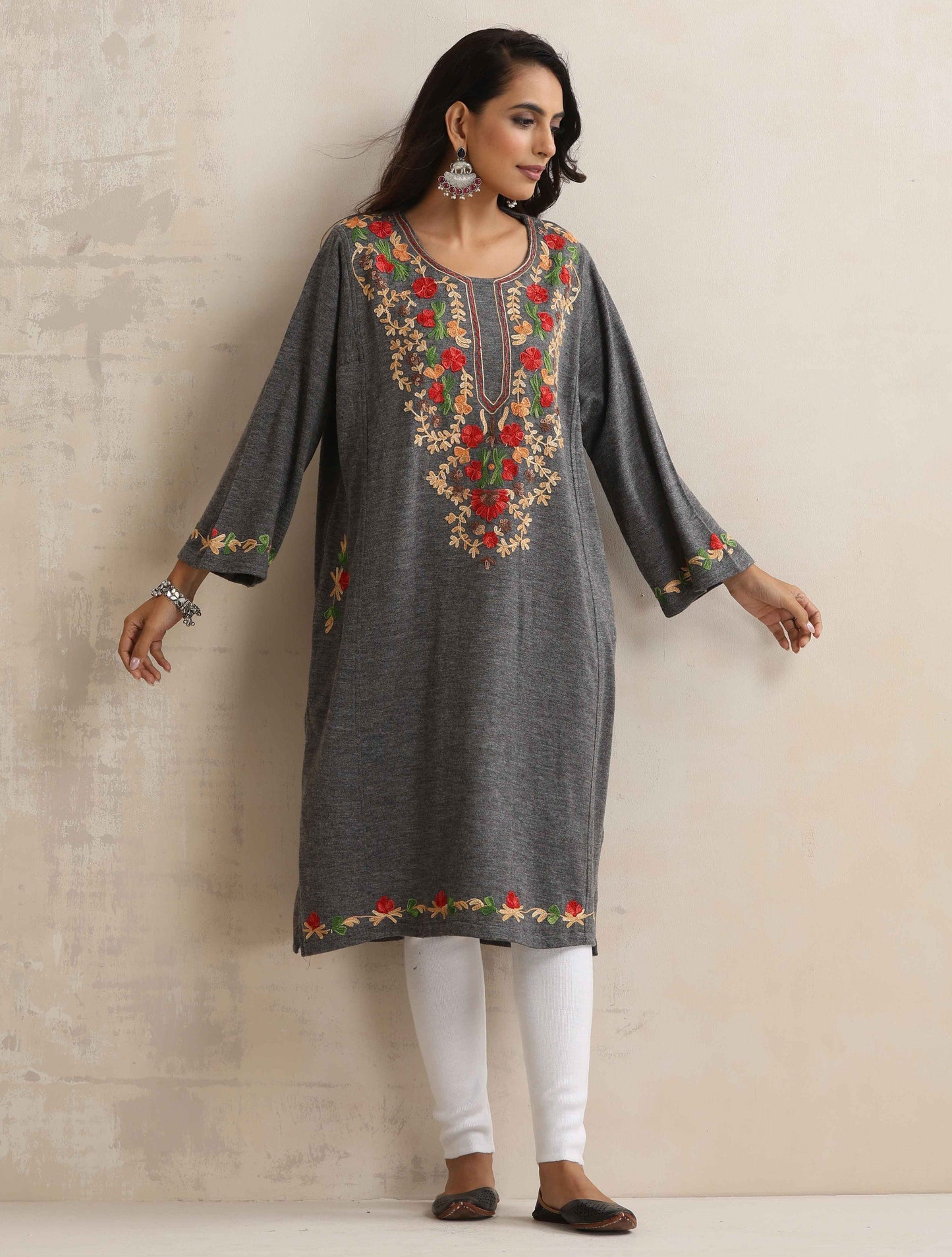 trueBrowns Grey Kashmiri Embroidered Woollen Phiran Kurta | Swadesiicart