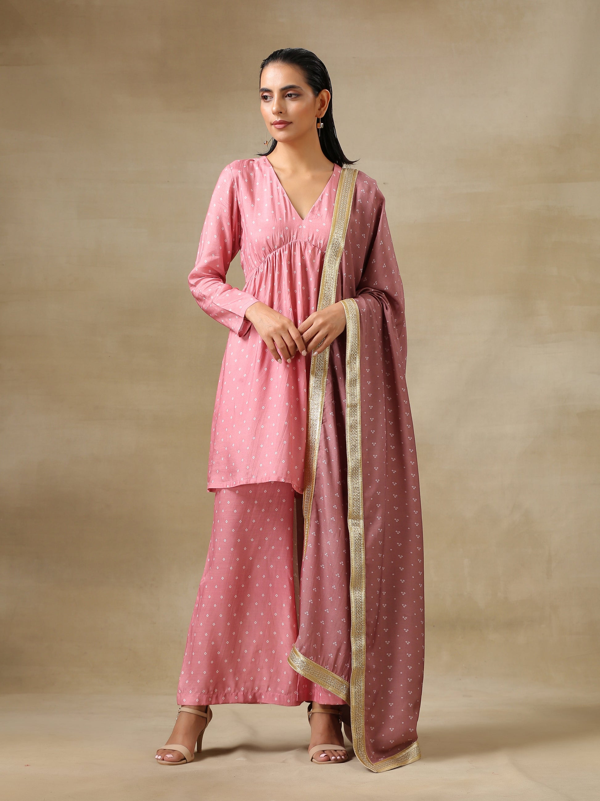 trueBrowns Light Mauve Bandhani Printed Silk Flared Kurta Pant Dupatta Set | Swadesiicart
