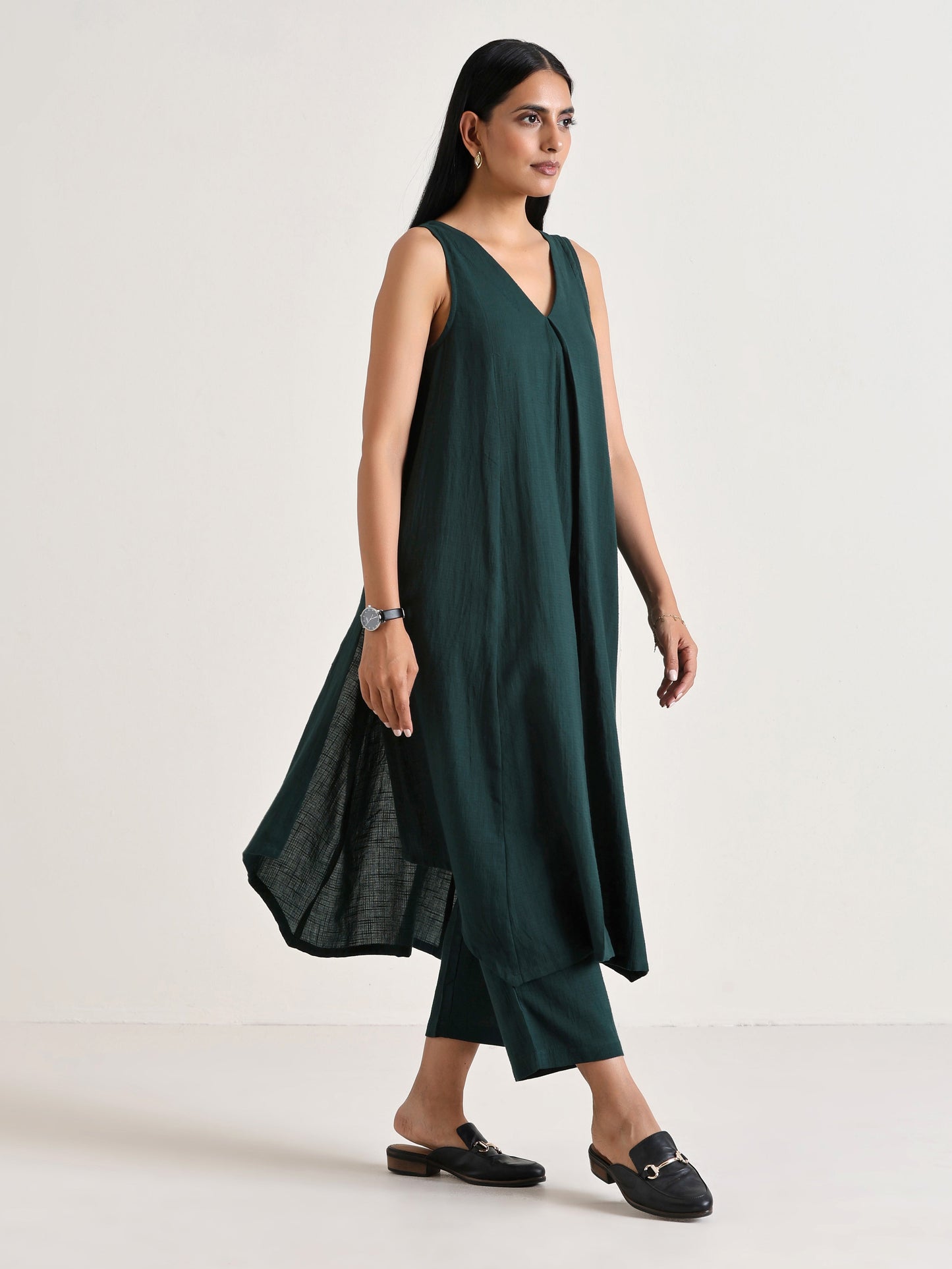 trueBrowns Dark Green Sleeveless Flared Kurta Pant Set | Swadesiicart