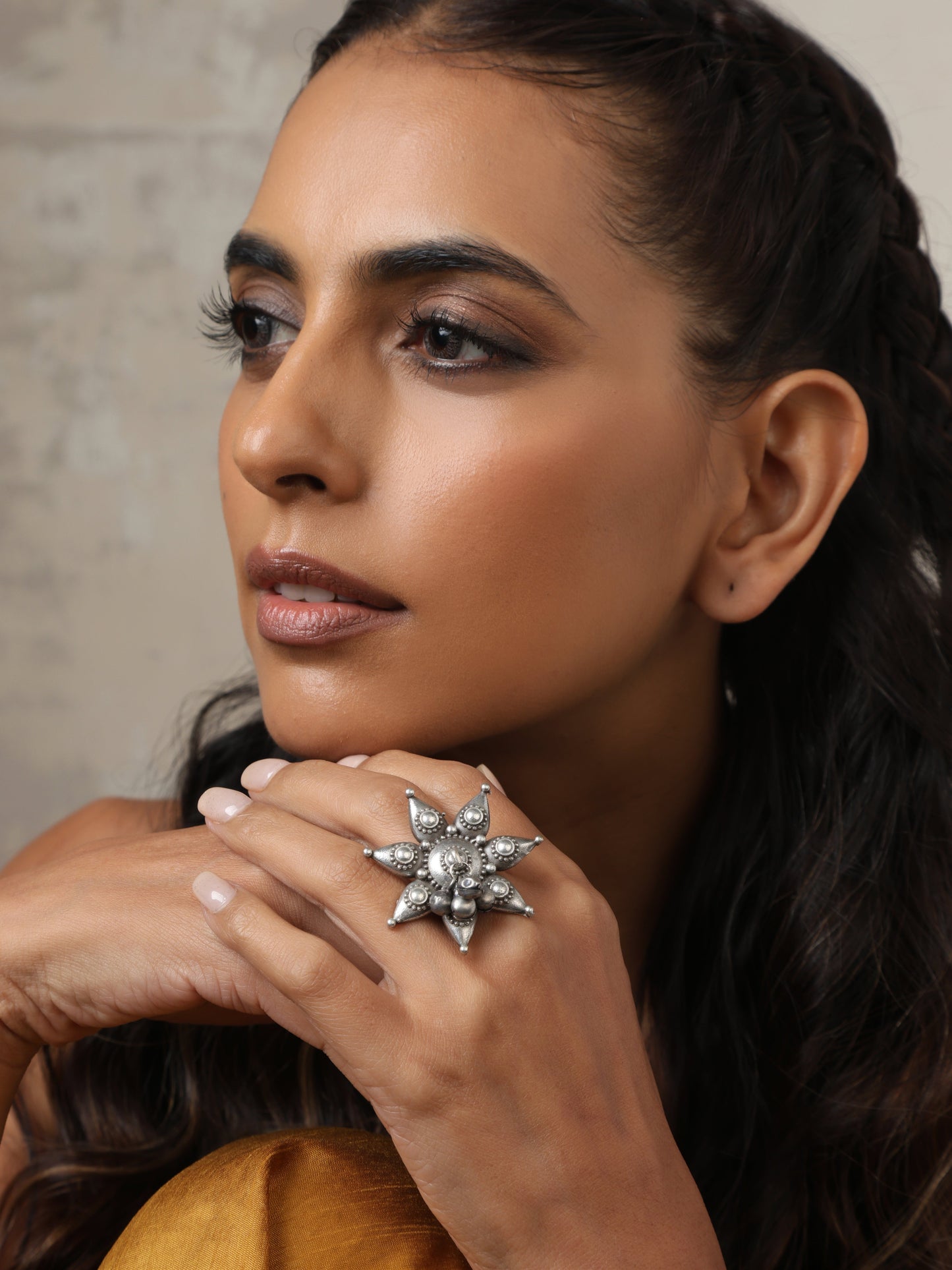 trueBrowns Silver Tone Floral Ring | Swadesiicart