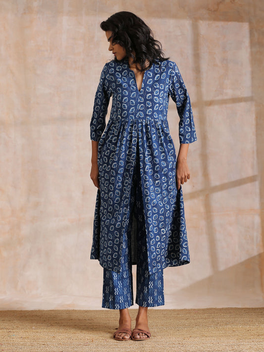 trueBrowns Indigo Dabu Floral Print Cotton Kurta Pant Set | Swadesiicart