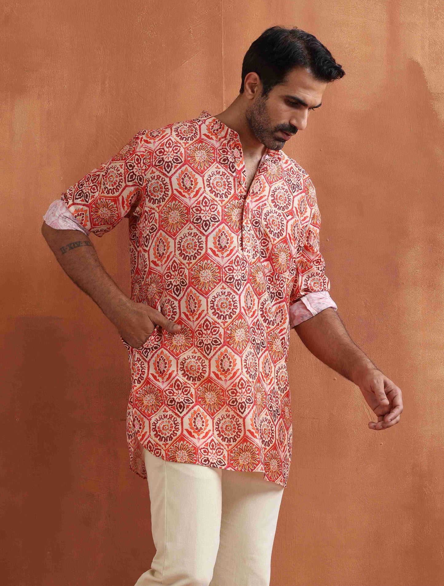 trueBrowns Men's Beige Printed Short Kurta | Swadesiicart
