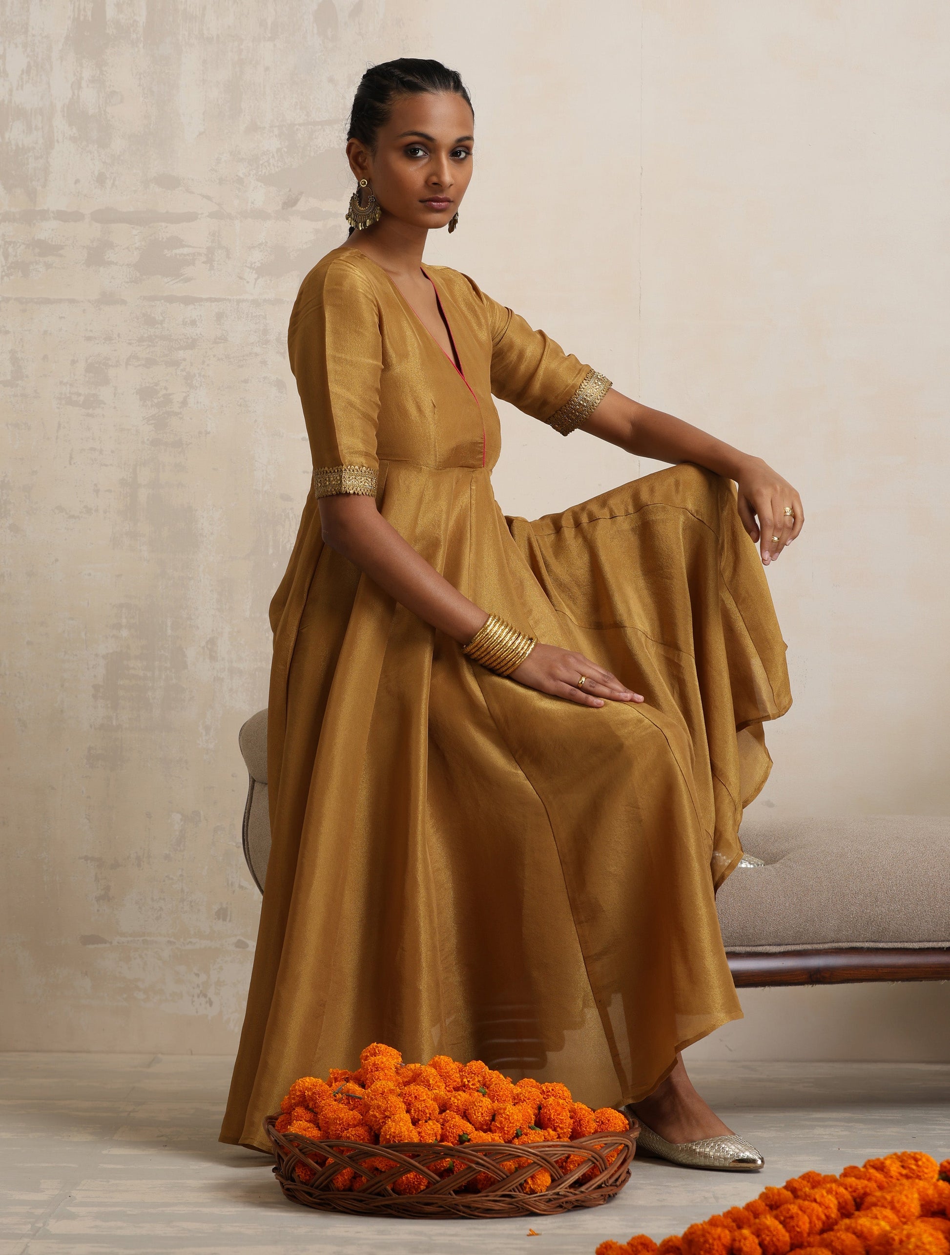 trueBrowns Gold Tissue Flared Anarkali Kurta Set | Swadesiicart
