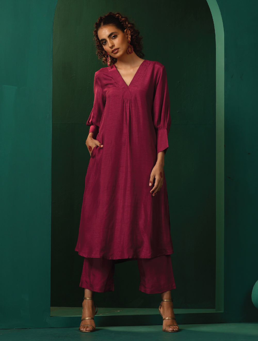 trueBrowns Maroon Silk Puff Sleeve Kurta Pant Set | Swadesiicart
