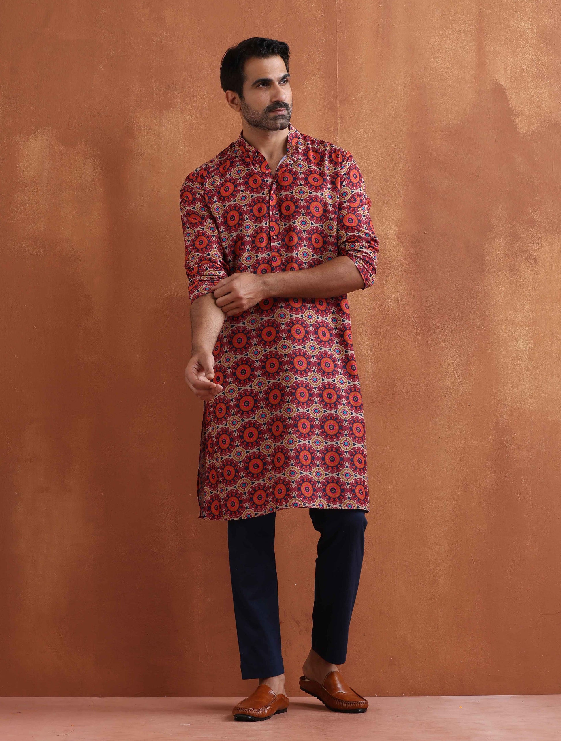 trueBrowns Men's Beige Printed Kurta | Swadesiicart