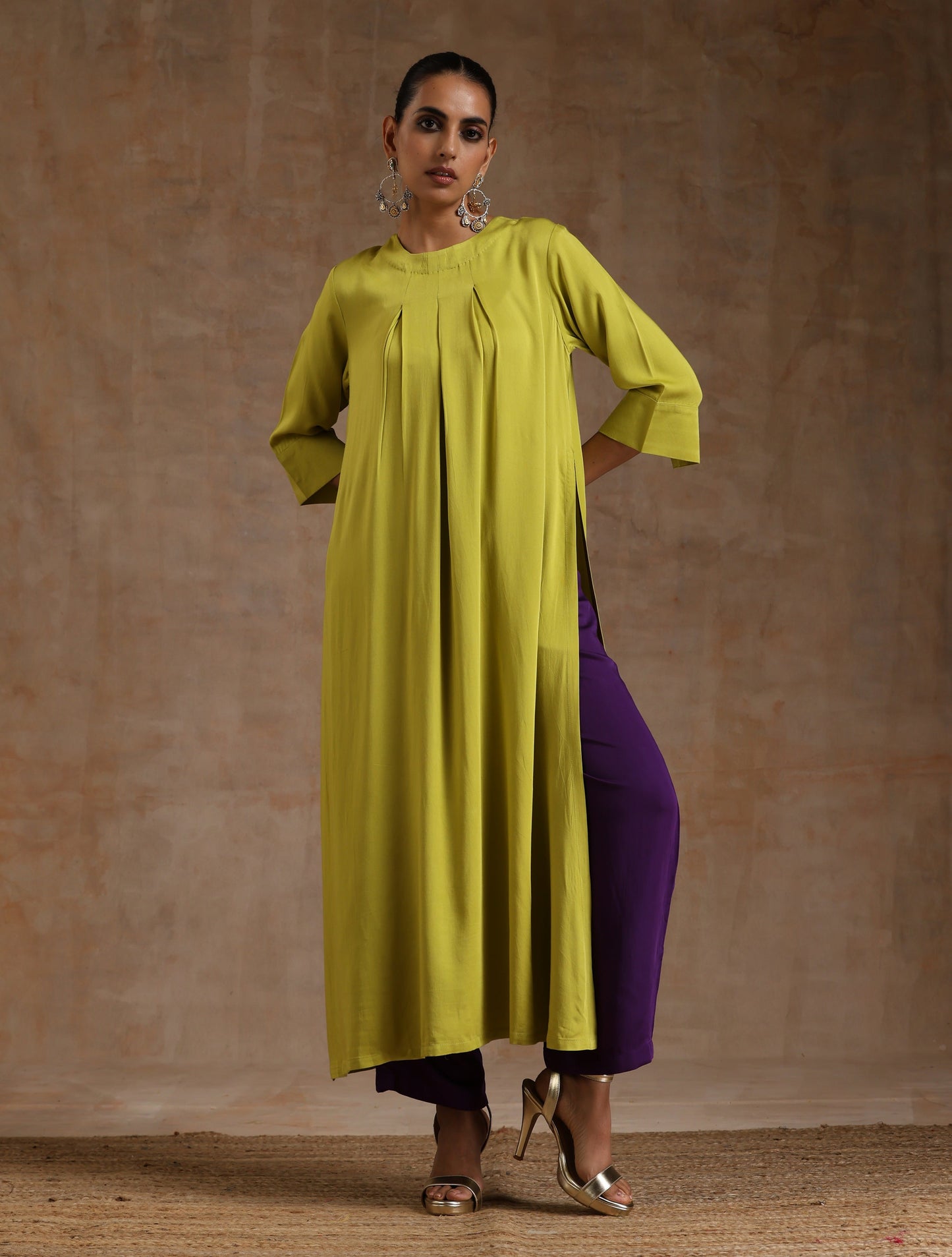 trueBrowns Lime Modal Satin Neck Pleat Kurta Set | Swadesiicart