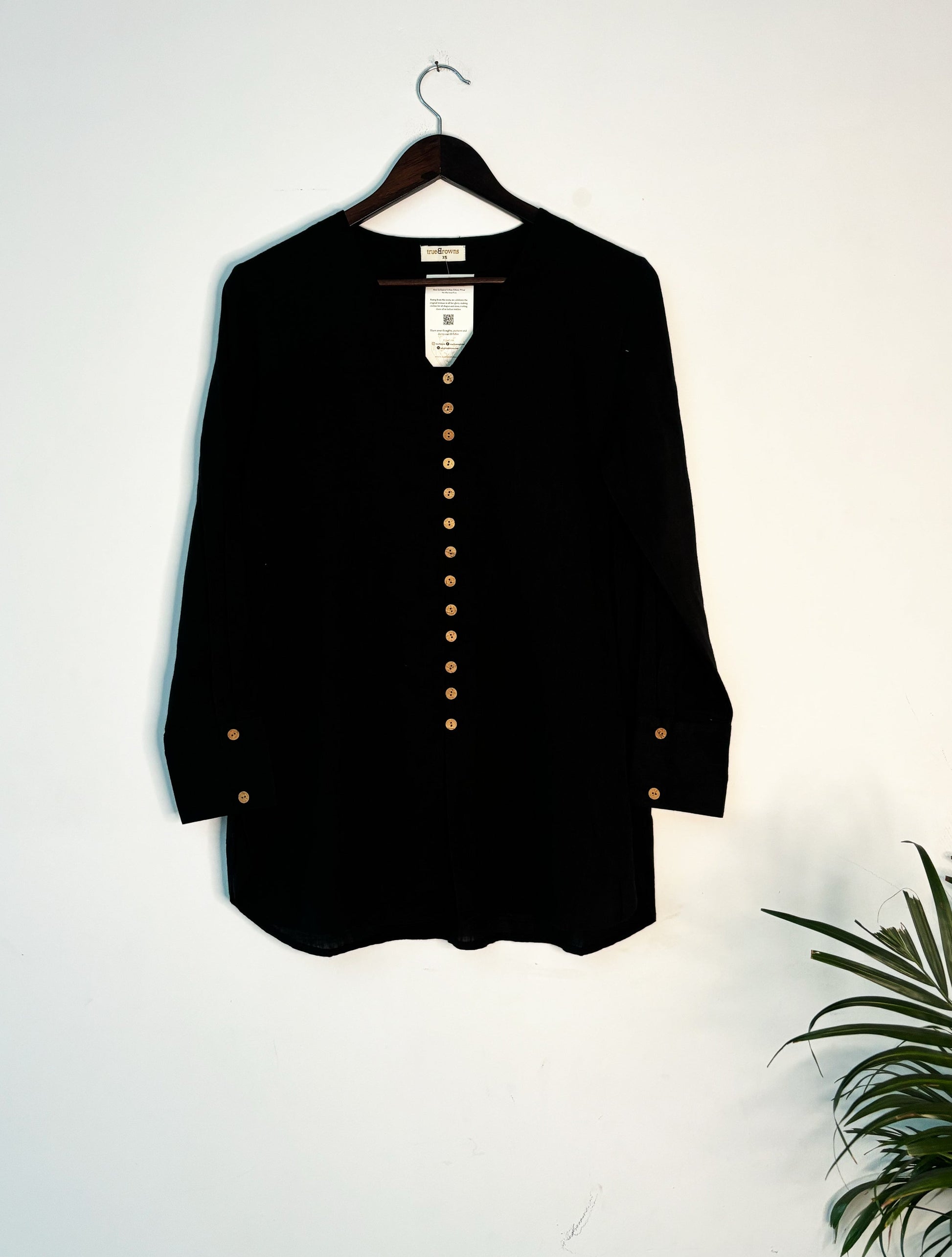 trueBrowns Black Slub Short Top | Swadesiicart