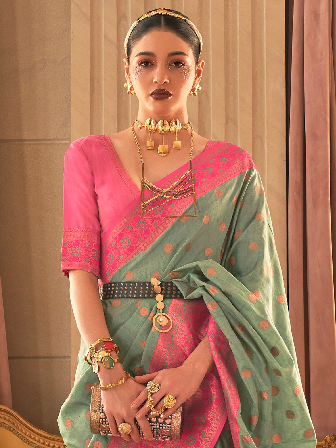 Mitera Ethnic Motifs Woven Design Zari Silk Blend Banarasi Saree | Swadesiicart