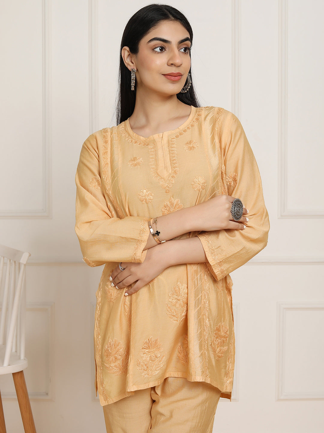 HOUSE OF KARI Floral Embroidered Chikankari Chanderi Silk Straight Kurti with Trousers | Swadesiicart