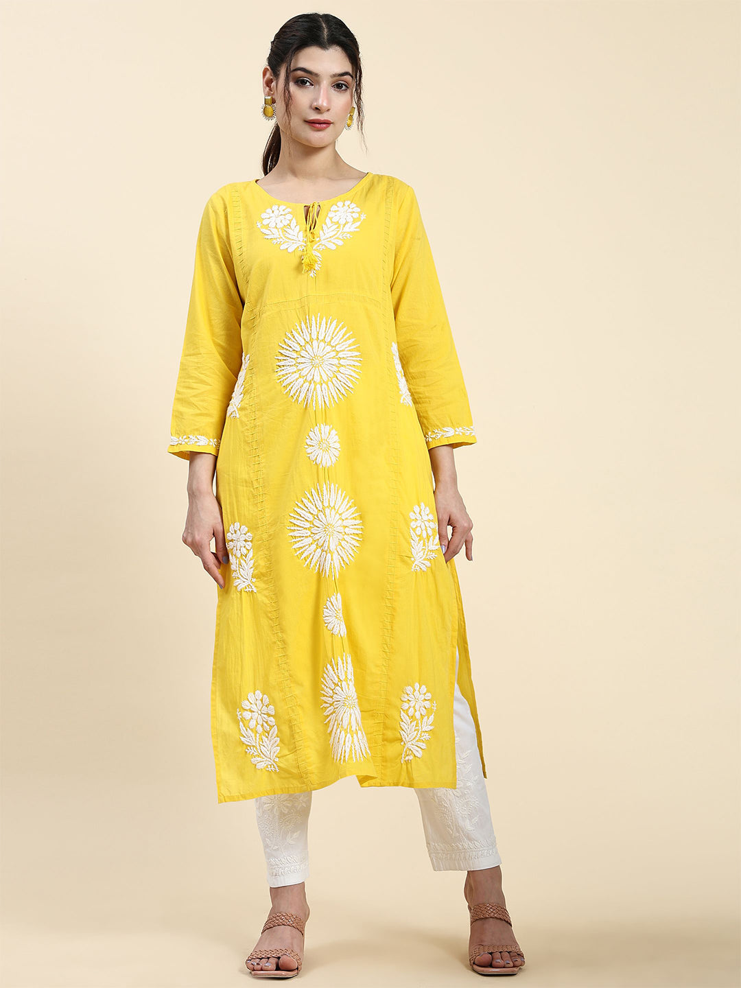 HOUSE OF KARI Embroidered Chikankari Pure Cotton Chikankari Kurta | Swadesiicart