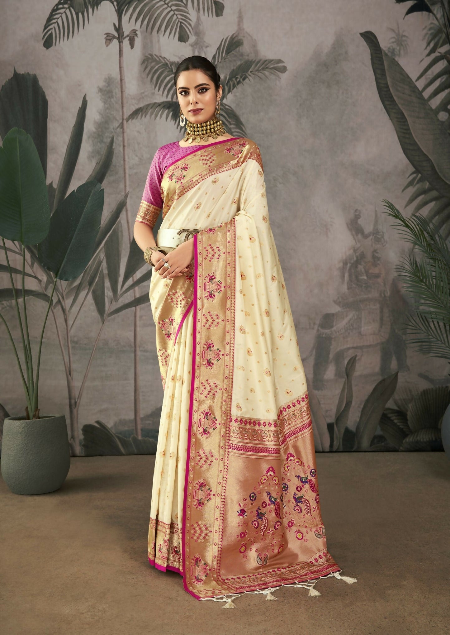 Vishnu Weaves Women's White Paithani Silk Saree with Blouse - Swadesiicart