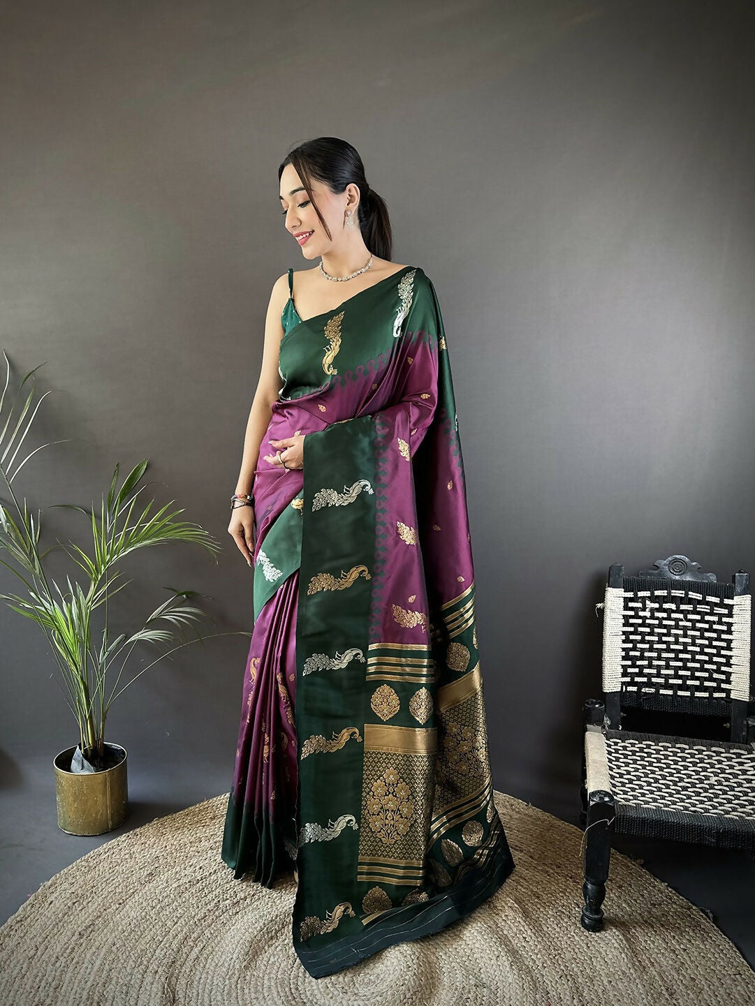 Joban Fashion Green Peacock,Butti Banarasi Silk Sarees | Swadesiicart