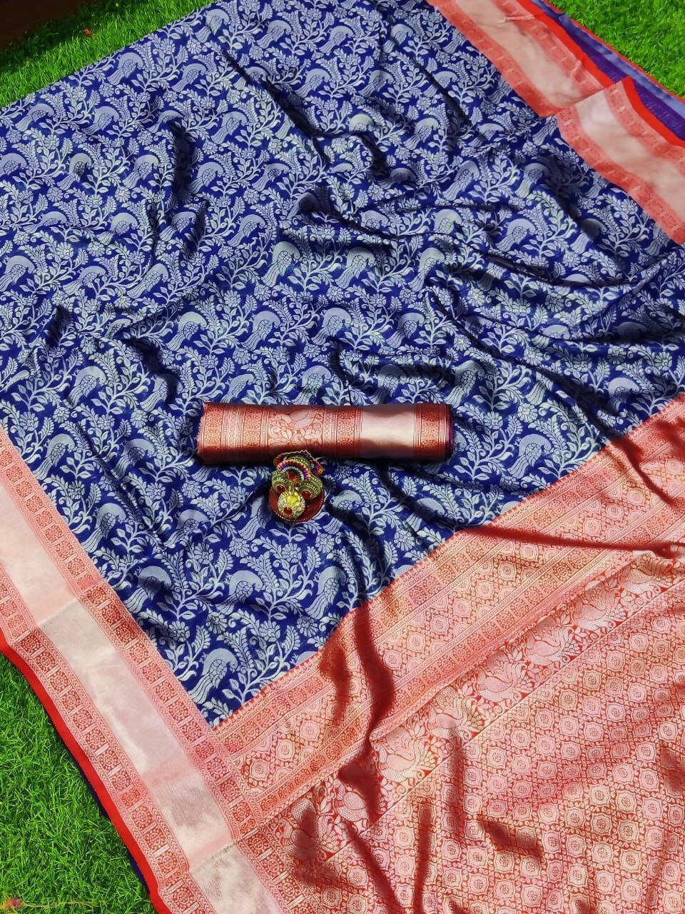 DEIANA'S Beautiful Designer Golden zari Soft Lichi Silk Saree - Blue - Swadesiicart