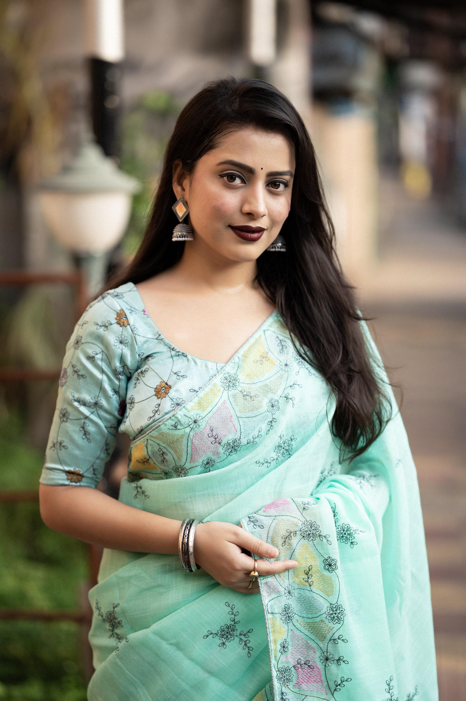 SeaGreen Pure Linen Ethnic Motifs Saree with Unstitched Blouse - Hiral Fashion | Swadesiicart