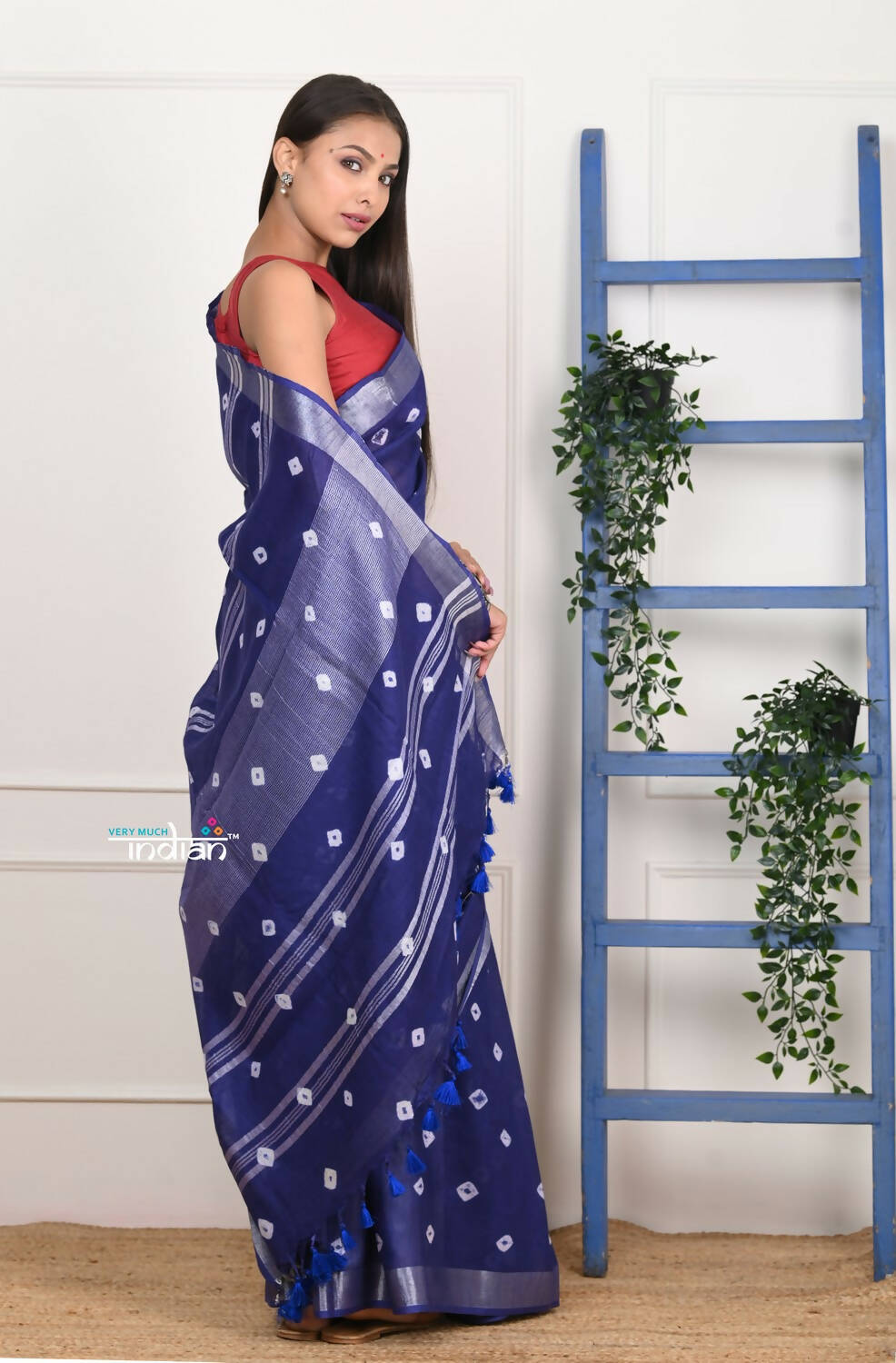Very Much Indian Handmade Tie And Dye Cotton Saree By Women Weavers - Indigo Blue | Swadesiicart
