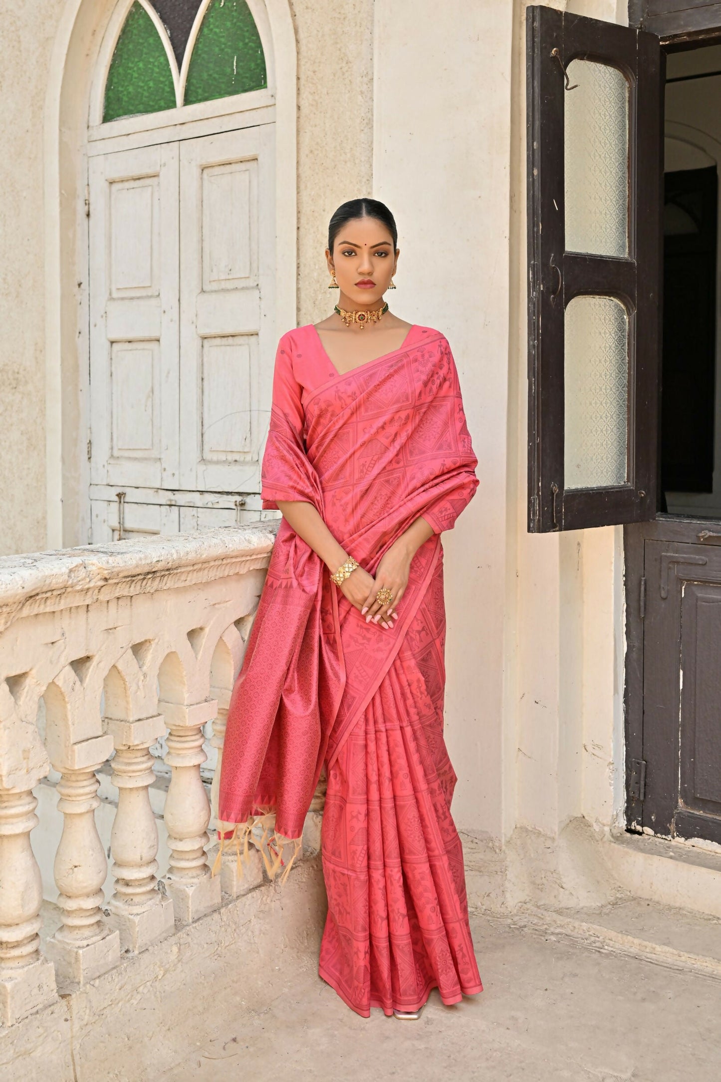 Vishnu Weaves Women's Red Handloom Raw Silk Saree with Blouse - Swadesiicart
