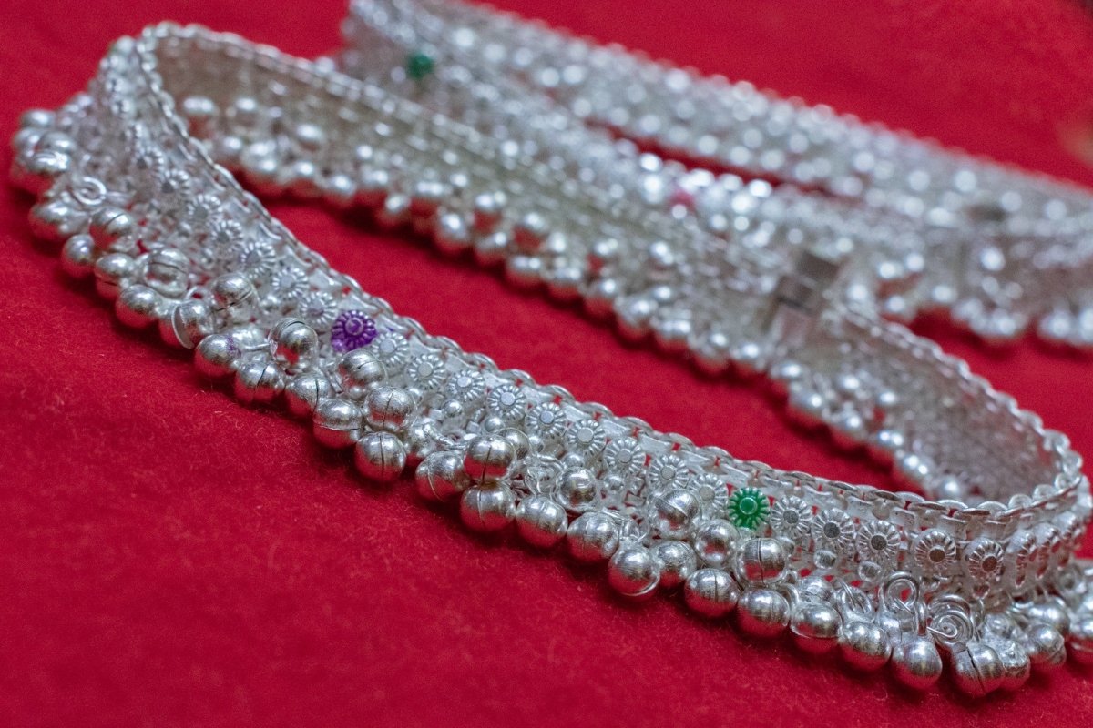 AanyaCentric Silver Plated White Metal Payal Indian Traditional Ethnic Fashion Imitation Jewellery Foot Chain | Swadesiicart