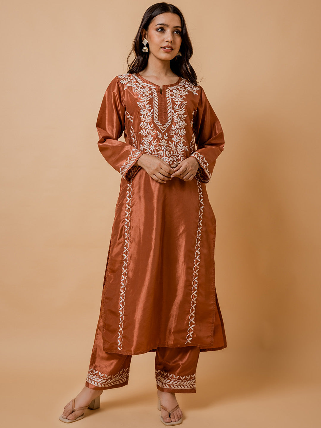 HOUSE OF KARI Floral Embroidered Silk Chikankari Kurta | Swadesiicart