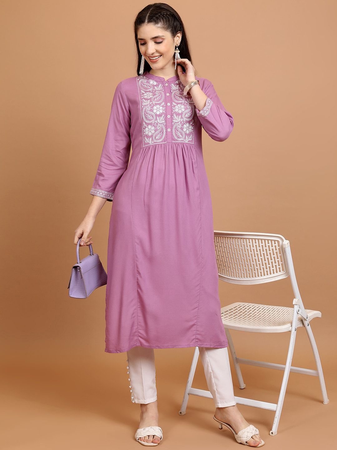 Vishudh Floral Embroidered Straight Kurta - Swadesiicart