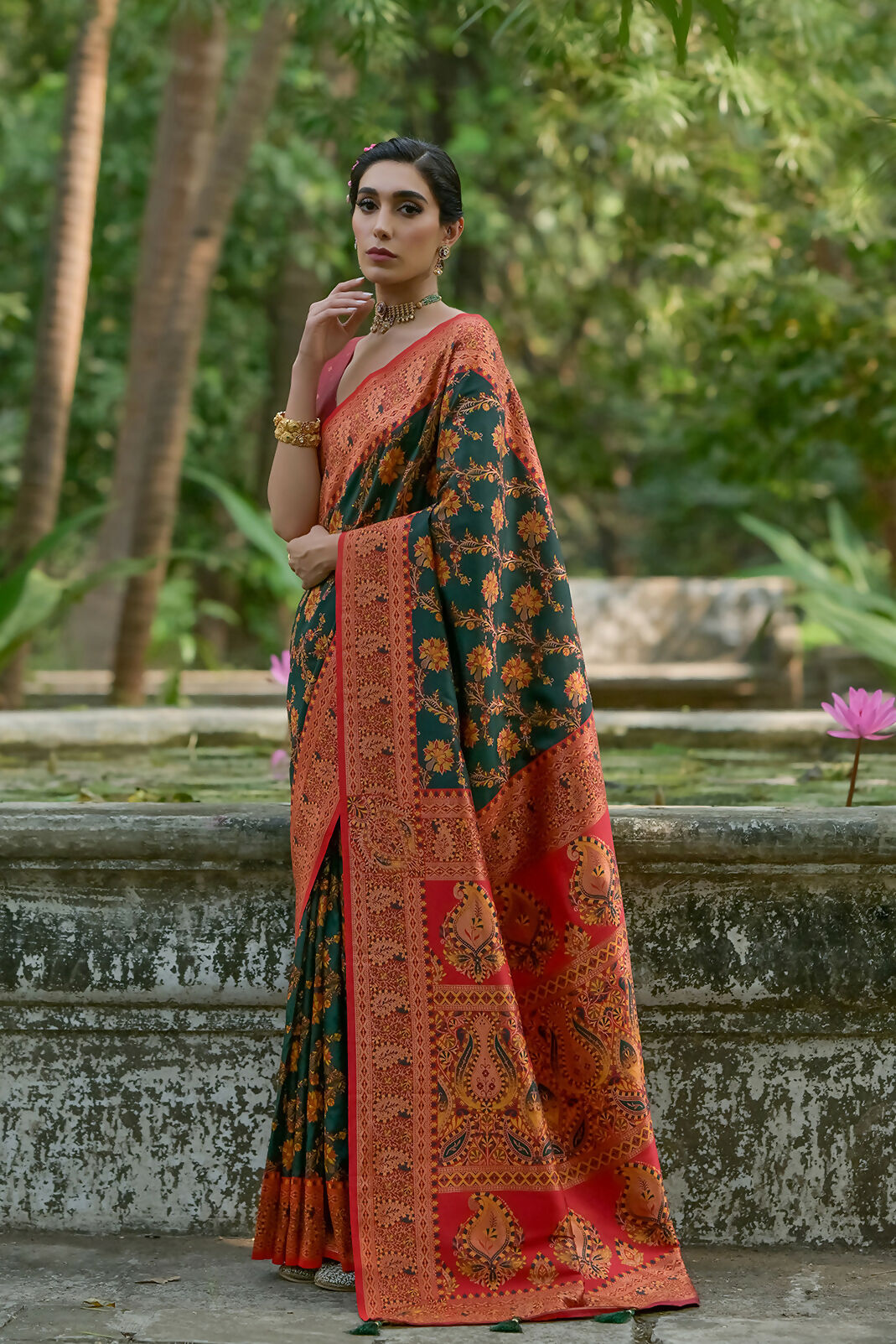 Vishnu Weaves Women's Bt-Green Pashmina Silk Thread Woven Saree with Blouse - Swadesiicart