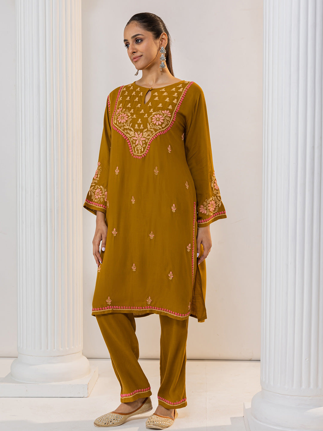 HOUSE OF KARI Floral Embroidered Chikankari Kurta With Palazzo | Swadesiicart