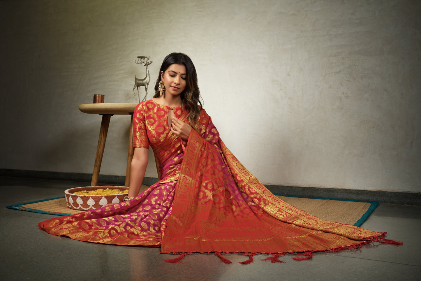 Vardha Magenta Pink Golden Zari Diamond Cross Checks Banarasi Chiffon Saree | Swadesiicart