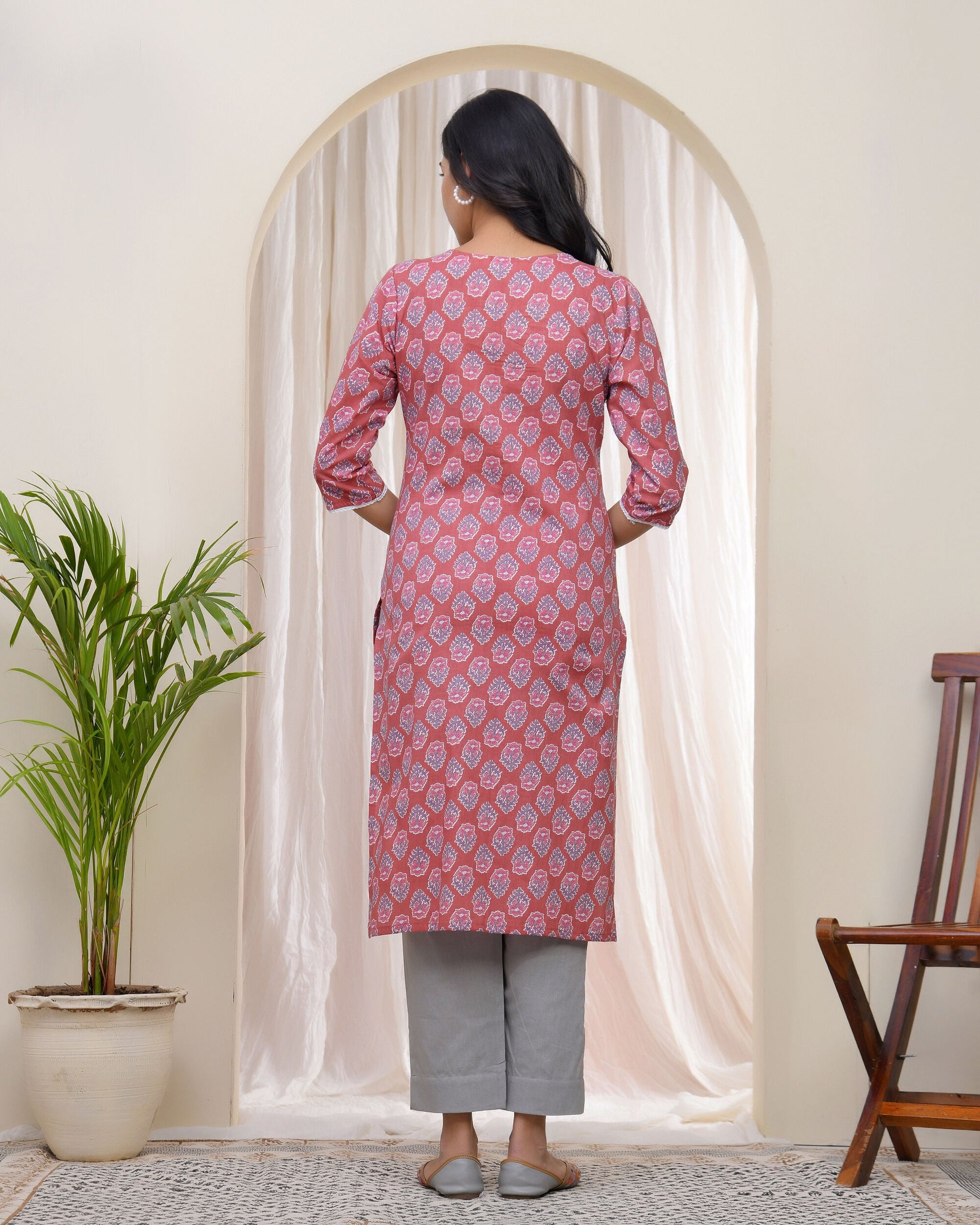 Vaasva Women Pink Cotton Printed Straight Kurti - Swadesiicart