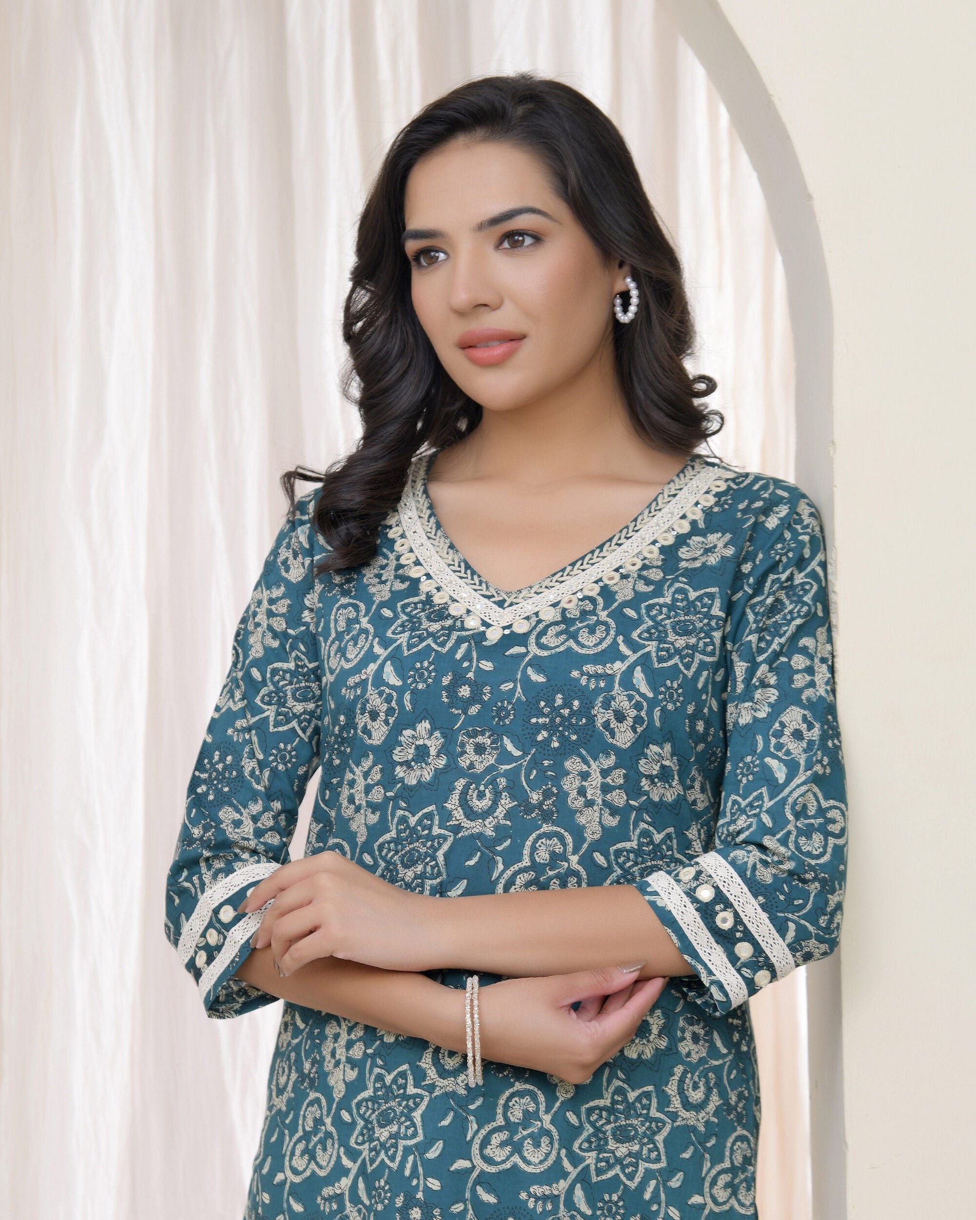 Vaasva Women Ferozi Cotton Printed Straight Kurti - Swadesiicart