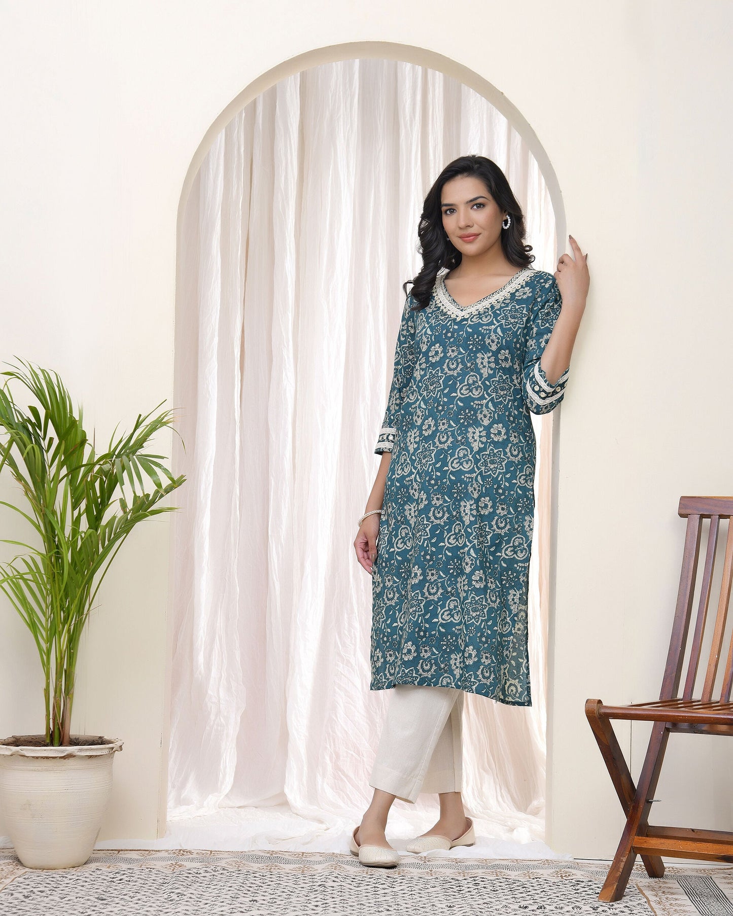 Vaasva Women Ferozi Cotton Printed Straight Kurti - Swadesiicart