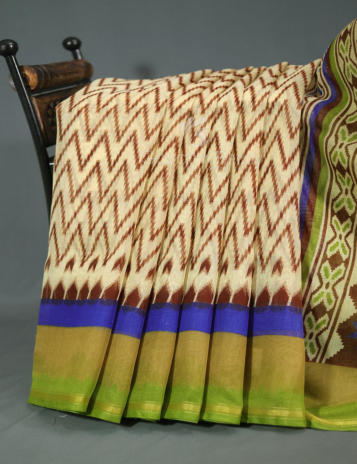 Shades of Cream And Parrot Green Blouse Patola Print Semi Chanderi Saree By Gayathri Reddy Designer Studio | Swadesiicart