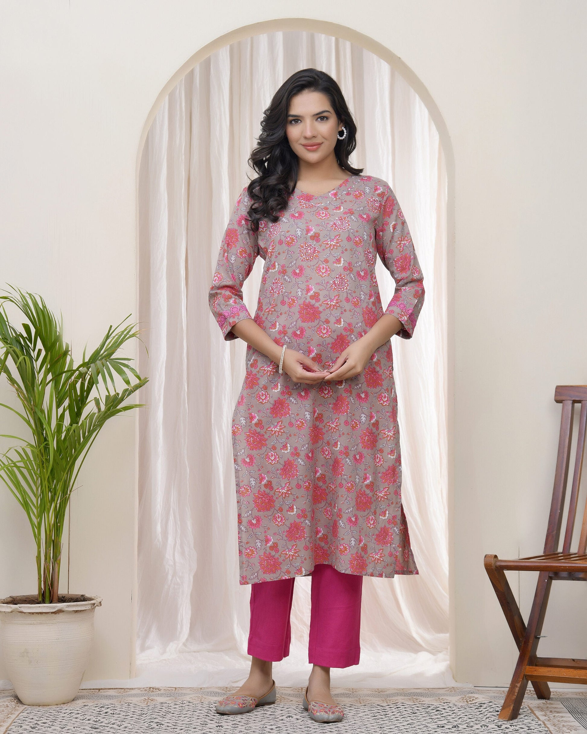 Vaasva Women Charcoal Cotton Printed Straight Kurti - Swadesiicart
