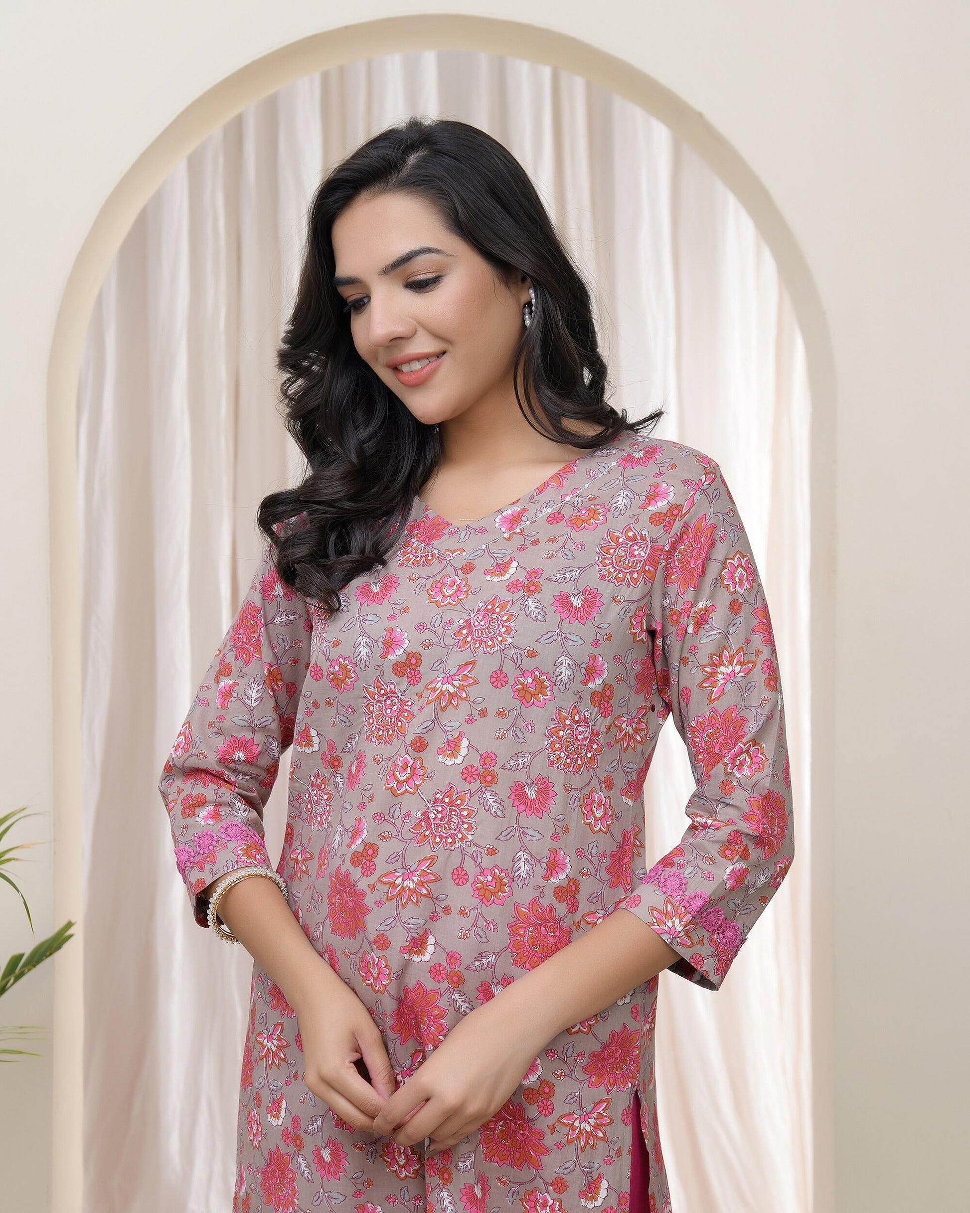 Vaasva Women Charcoal Cotton Printed Straight Kurti - Swadesiicart