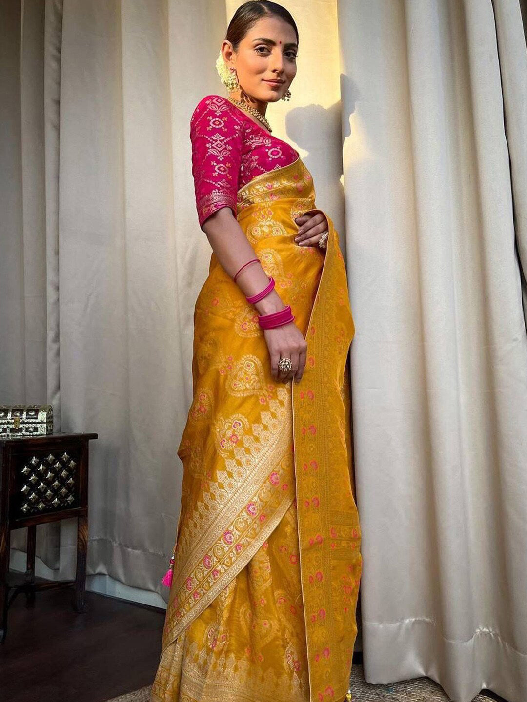 Kalini Woven Design Zari Silk Blend Banarasi Saree | Swadesiicart