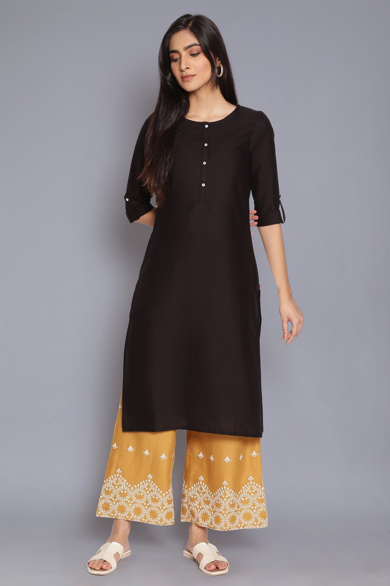 W for Woman Black Round Neck Solid kurta