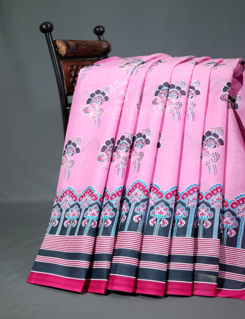 Block Print Baby Pink Combo Mulmul Cotton Saree By Gayathri Reddy Designer Studio | Swadesiicart