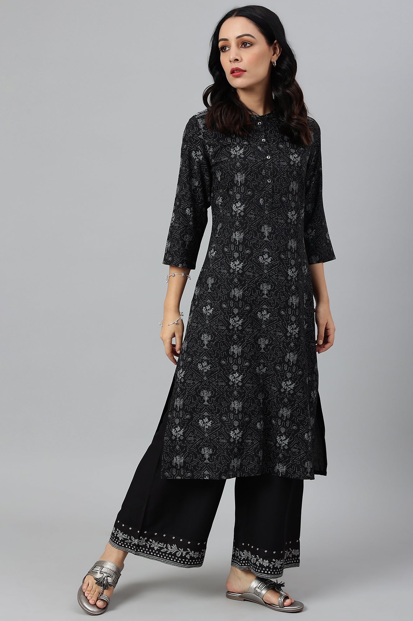 W for Woman Black Floral Print kurta With Shoulder Panels