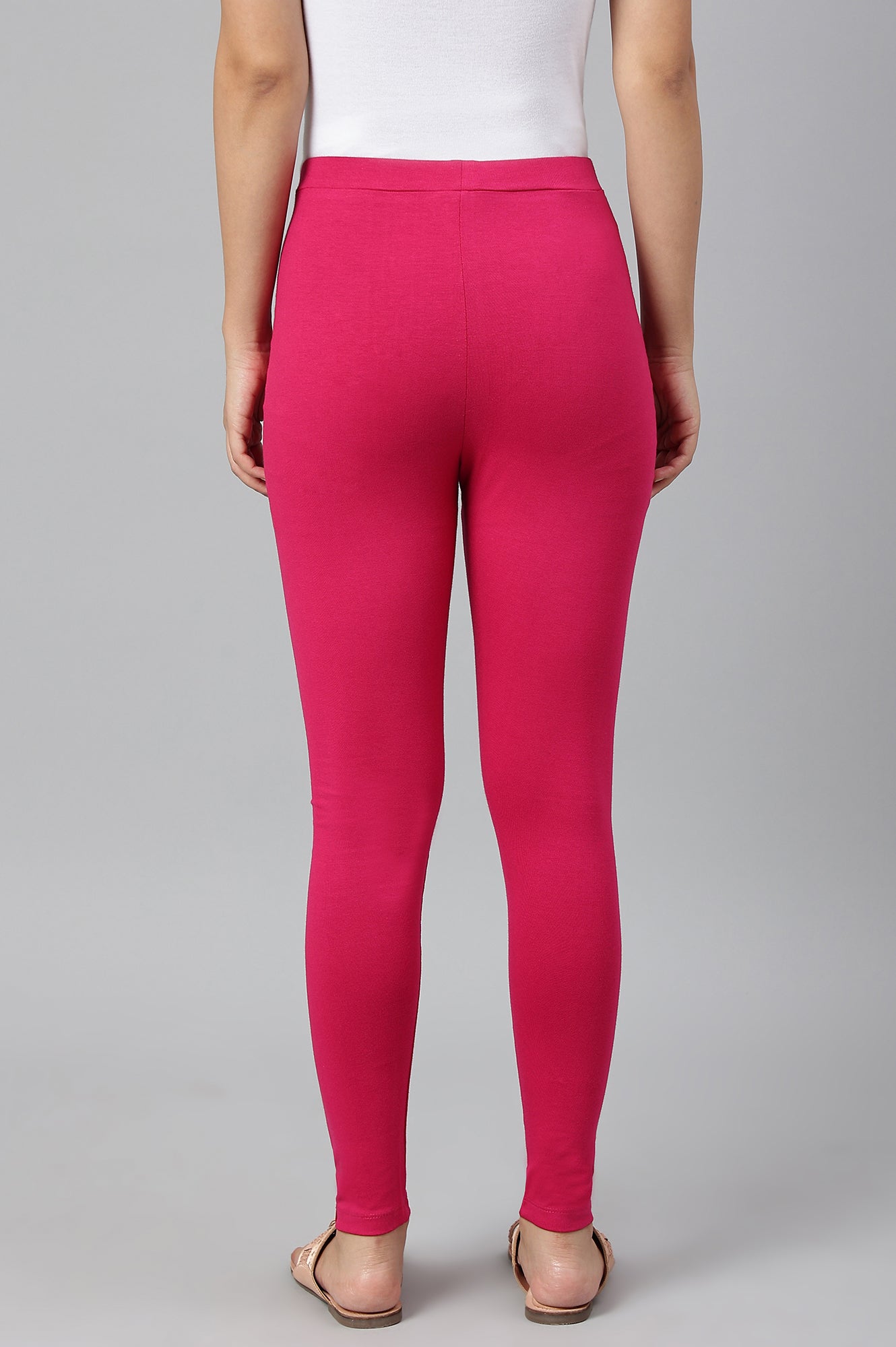 W for Woman Berry Pink Solid Knitted Women Tights