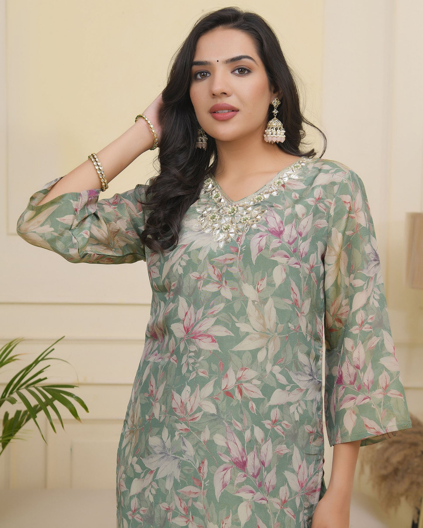 Vaasva Women Green Tissue Shimmer Kurta With Silk Pant & Dupatta | Swadesiicart
