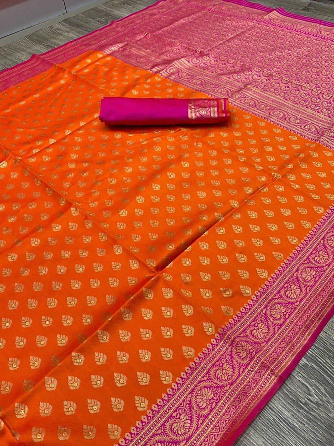 Kalini Ethnic Motif Woven Design Zari Banarasi Saree | Swadesiicart