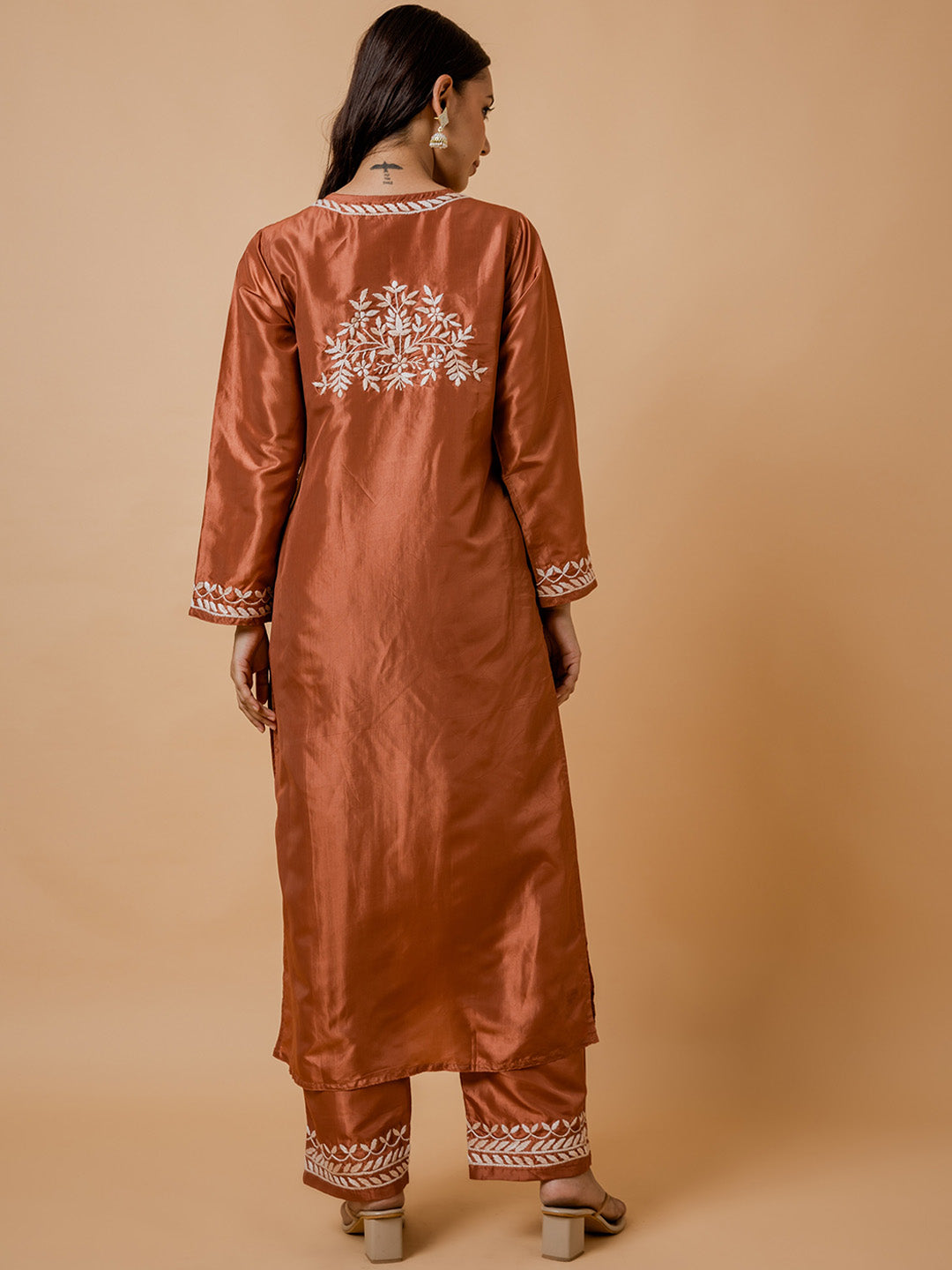 HOUSE OF KARI Floral Embroidered Silk Chikankari Kurta | Swadesiicart