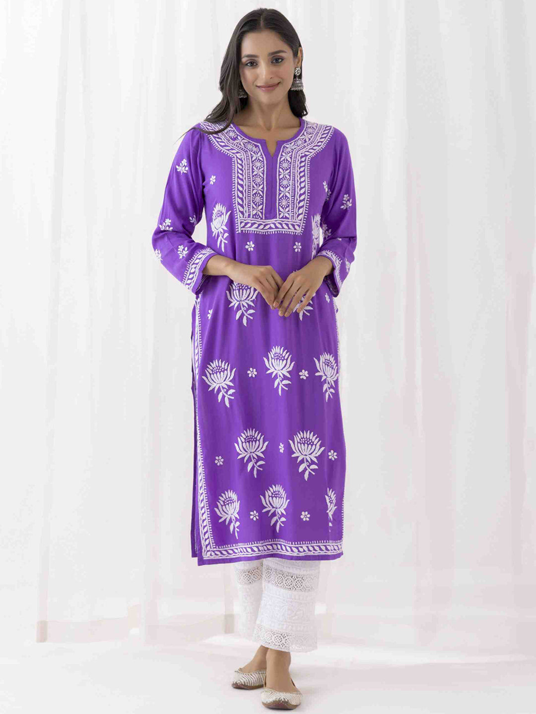 HOUSE OF KARI Ethnic Motifs Chikankari Embroidered Notched Round Neck Straight Kurta | Swadesiicart