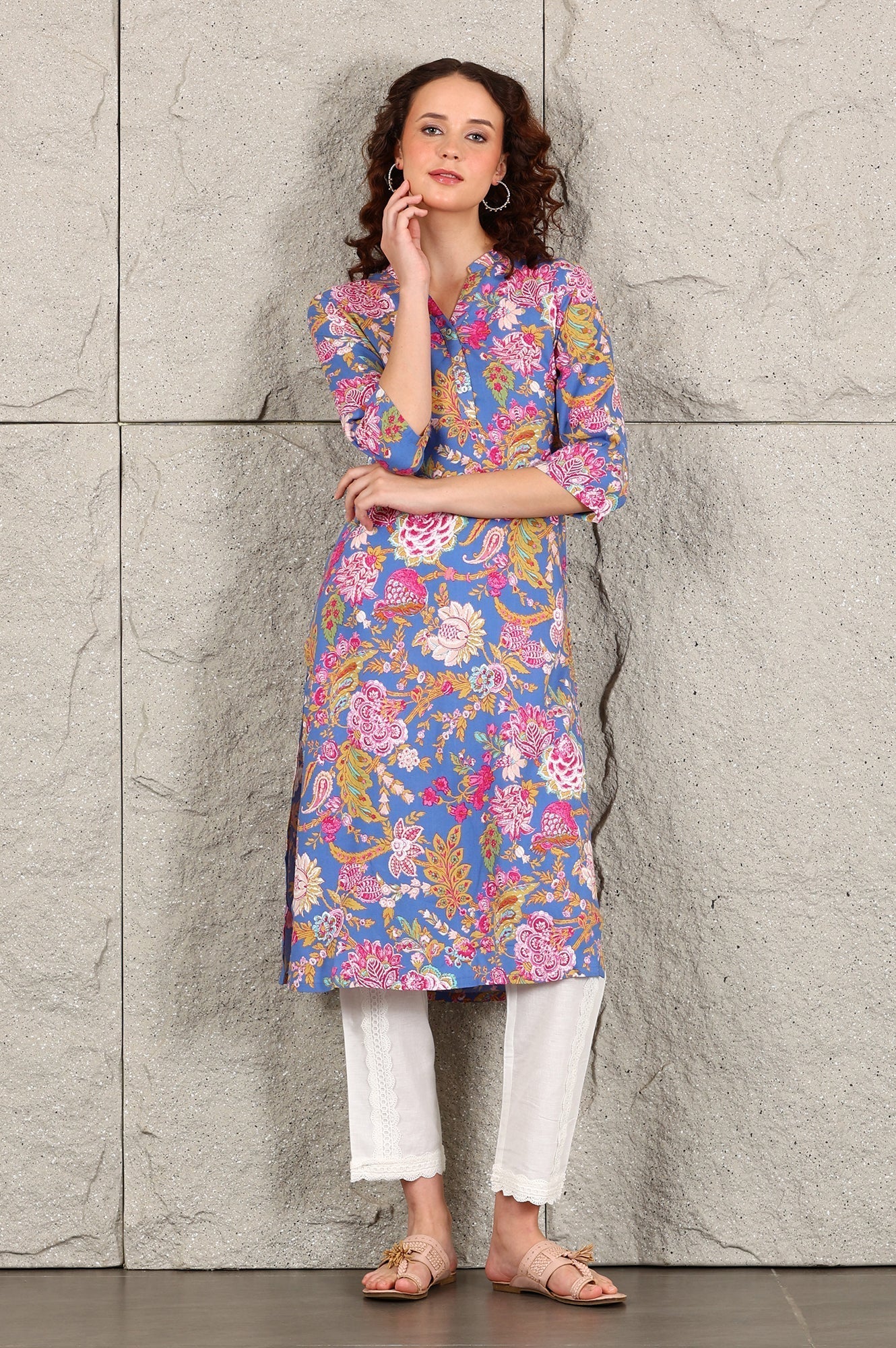 W for Woman Blue Floral Printed Rayon Straight Kurta