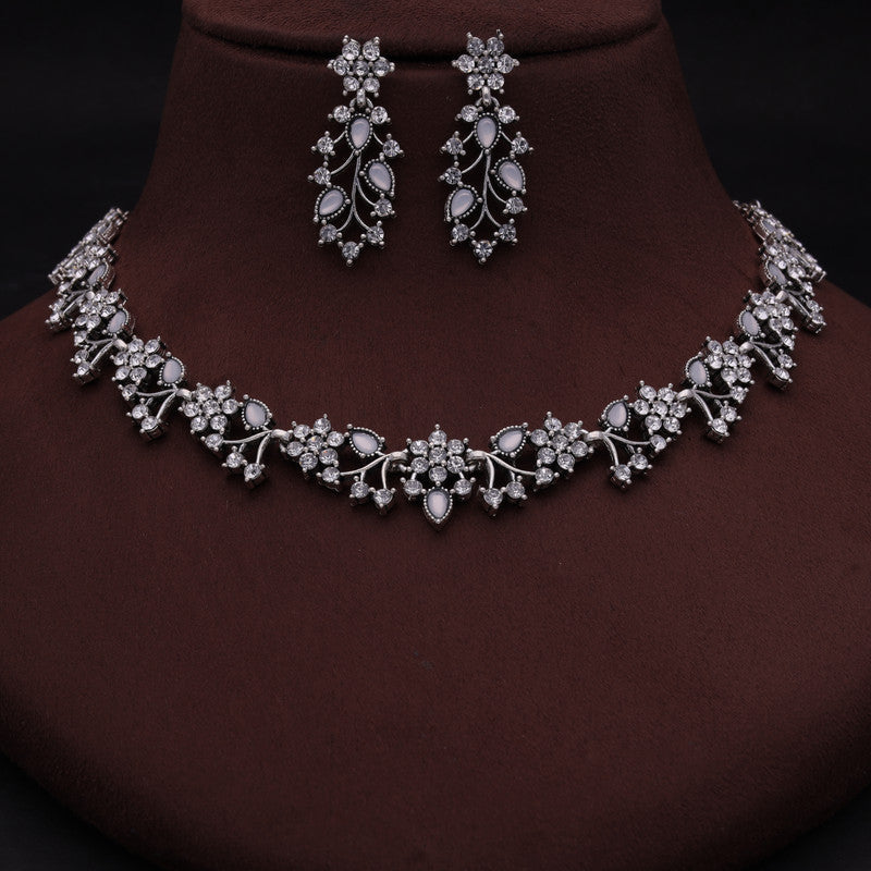 Tehzeeb Creations Silver Pleated White Diamond With White Beads Necklace Set - Swadesiicart