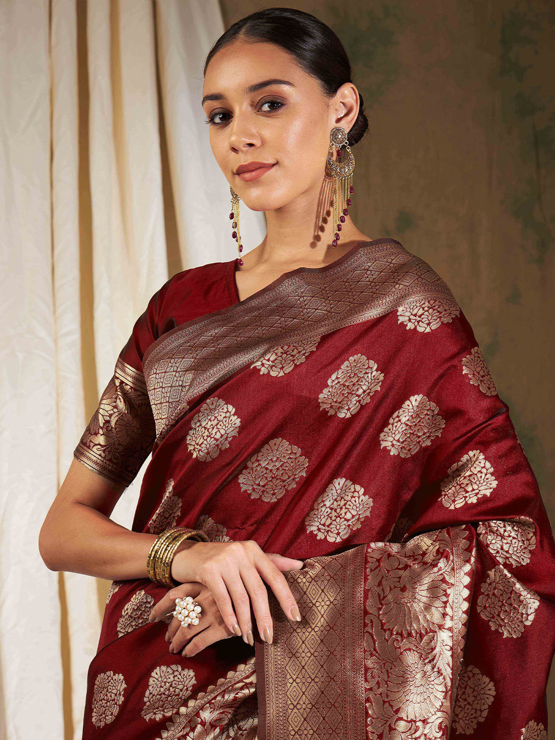 Sangria Maroon Ethnic Motifs Woven Design Zari Banarasi Saree | Swadesiicart