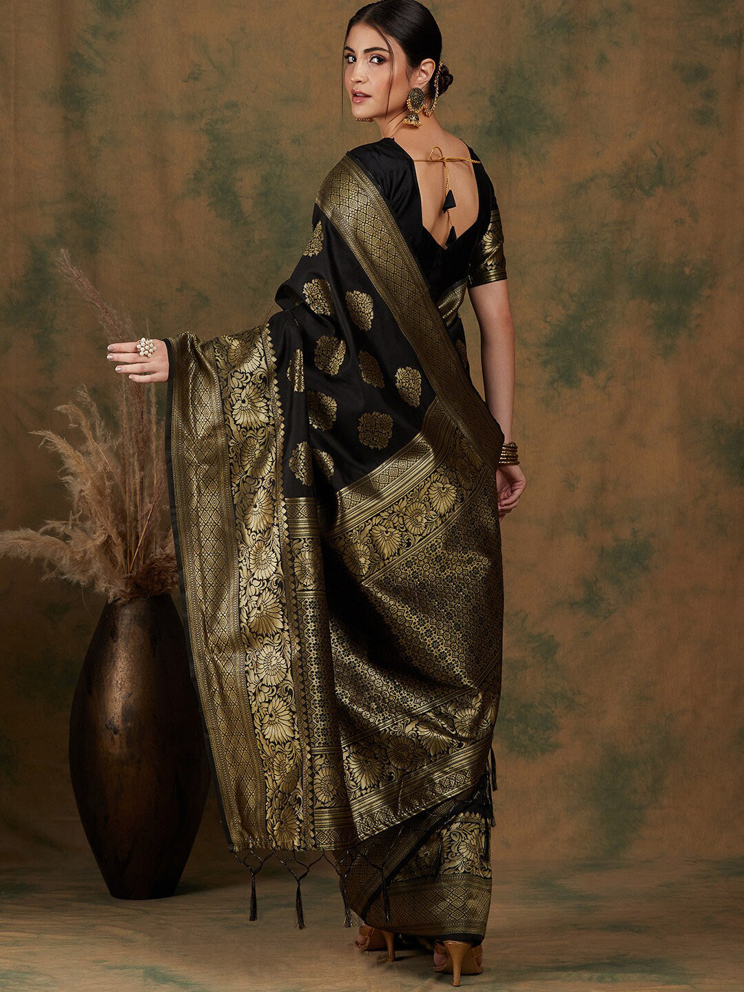Sangria Ethnic Motif Woven-Design Banarasi Sarees | Swadesiicart