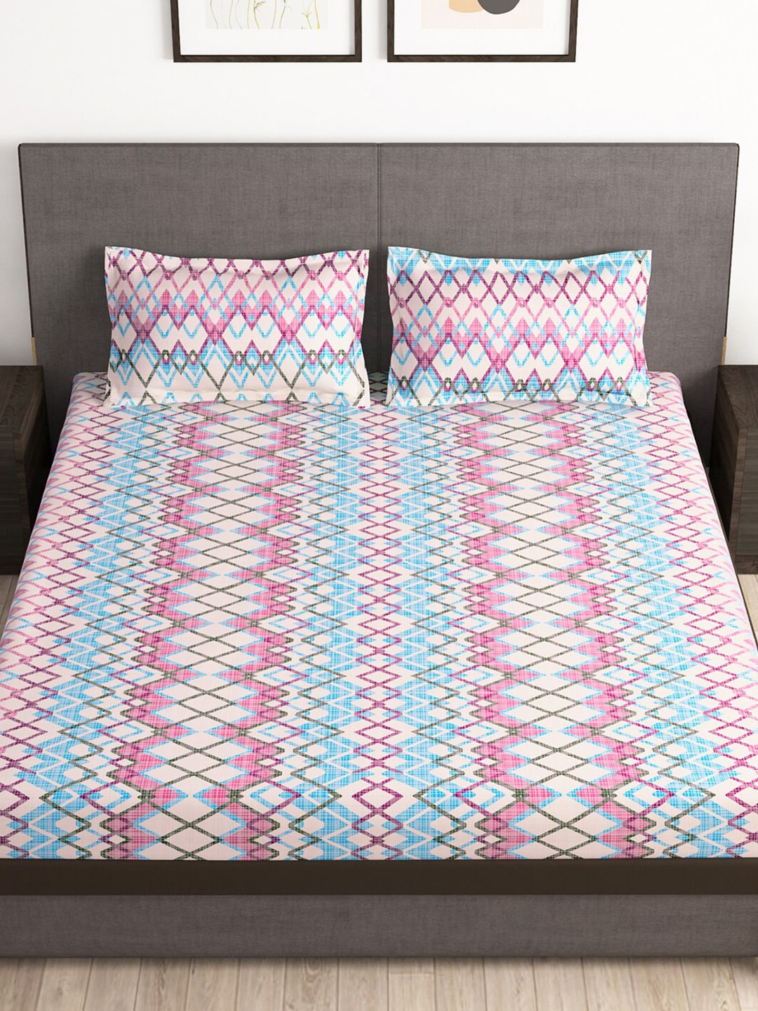 Story@home Tango Pink & White Printed 240 TC King Bedsheet with 2 Pillow Covers - Swadesiicart