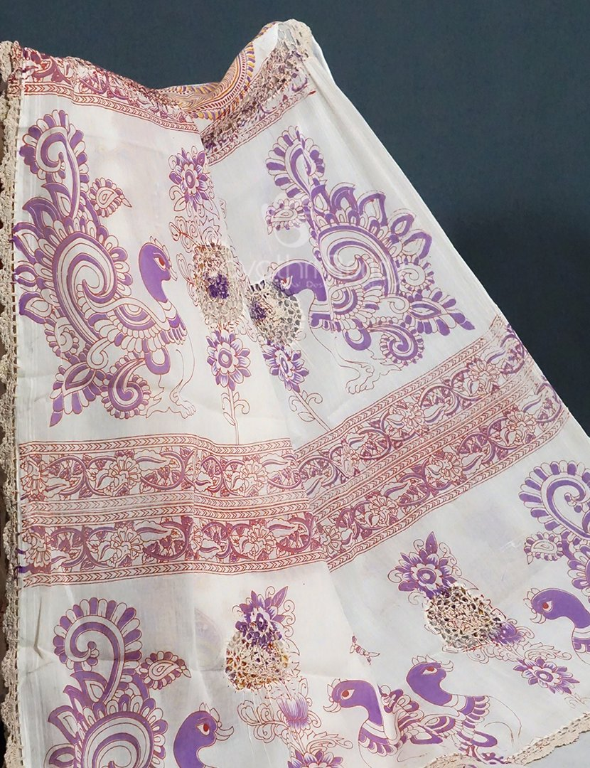 Cream Colour Block Print Crocia Mulmul Cotton Saree By Gayathri Reddy Designer Studio | Swadesiicart